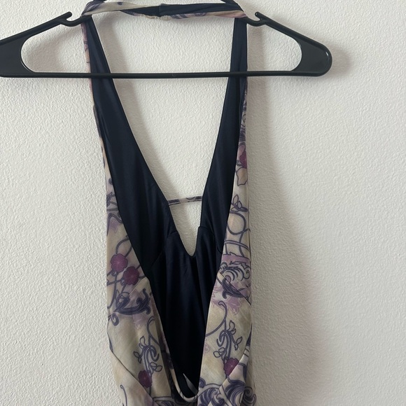 Silence + Noise Printed Plunging Mini Dress - Picture 8 of 9